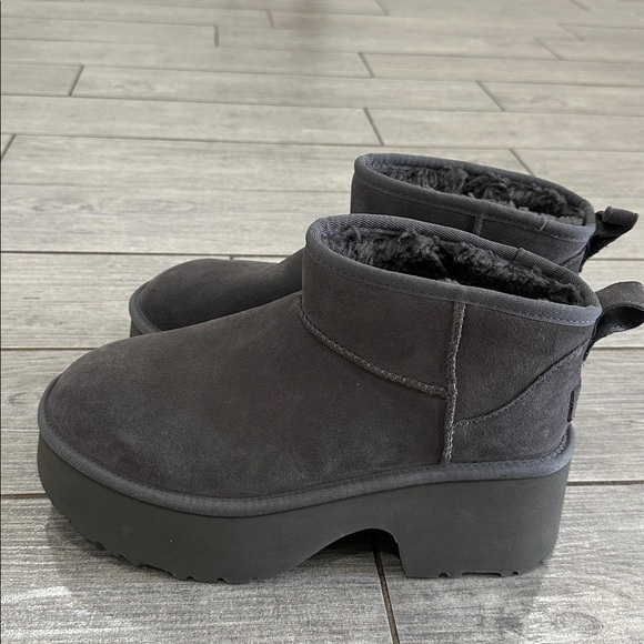 UGGS Classic Ultra Mini New Heights Platform Boots New! (Women) - Picture 5 of 9